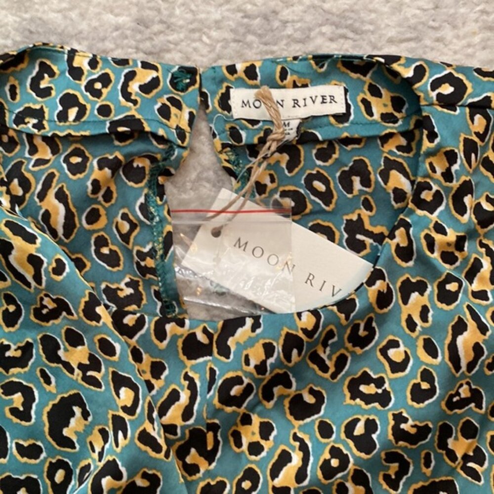 Moon River blouse - Picture 2 of 5